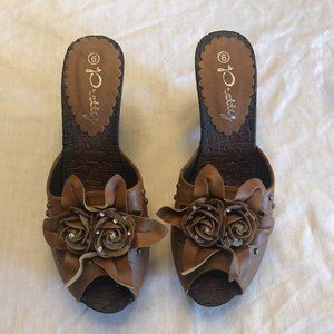 Pretty Brown Sandals Size 9